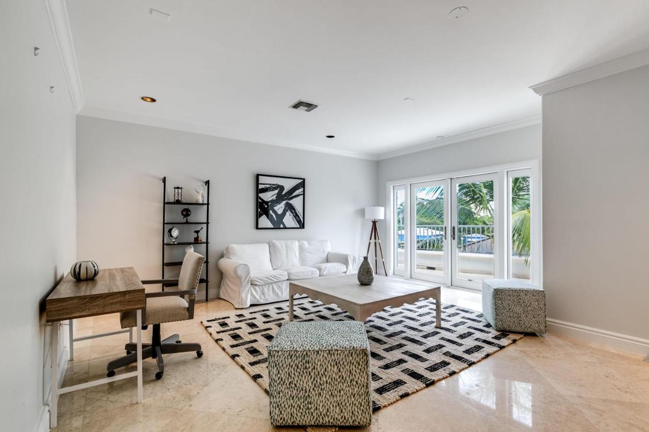 Holiday home Incredible 9 Bedroom 11 Bath Idlewyld Mansion Fort Lauderdale