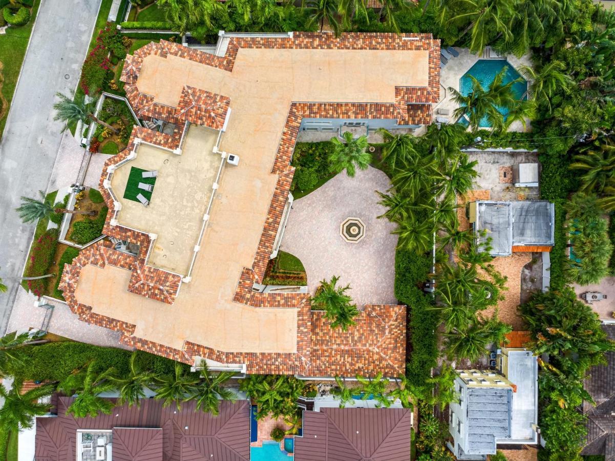 Holiday home Incredible 9 Bedroom 11 Bath Idlewyld Mansion Fort Lauderdale