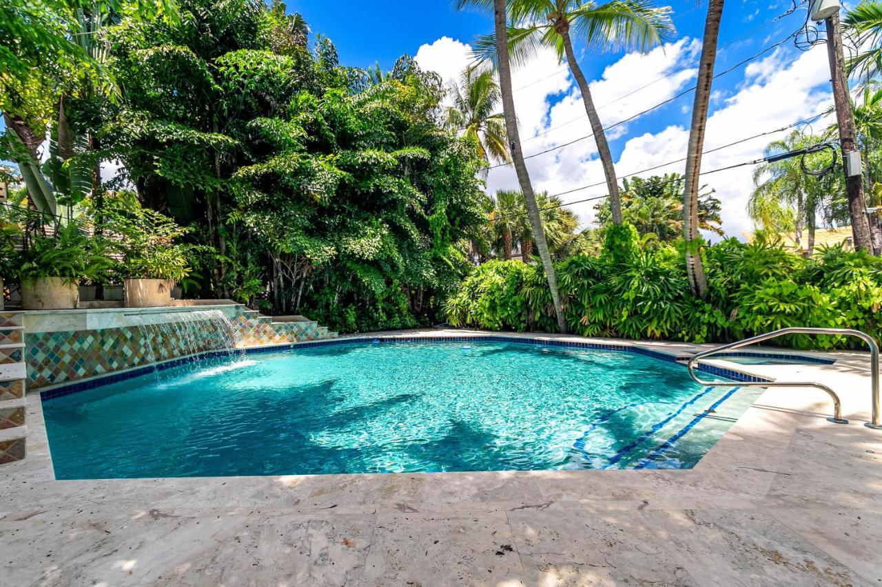 Incredible 9 Bedroom 11 Bath Idlewyld Mansion Holiday home